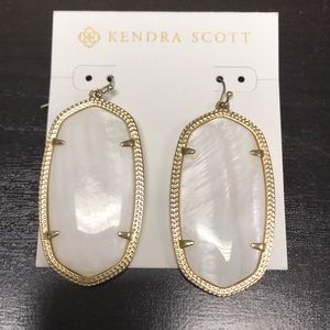 Kendra Scott Danielle Earrings in Ivory Pearl